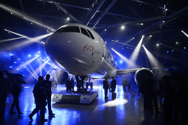 «Убийцу» Boeing и Airbus «выкатили» под аккомпанемент Мацуева