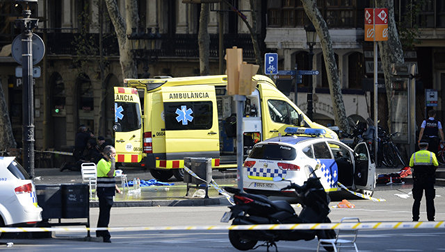 Вооруженные люди вторглись в ресторан в Барселоне после наезда на пешеходов