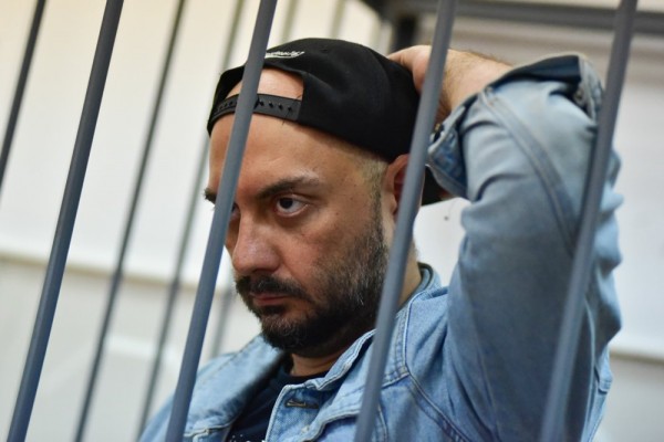 Мосгорсуд оставил Кирилла Серебренникова под домашним арестом Мосгорсуд оставил Кирилла Серебренникова под домашним арестом