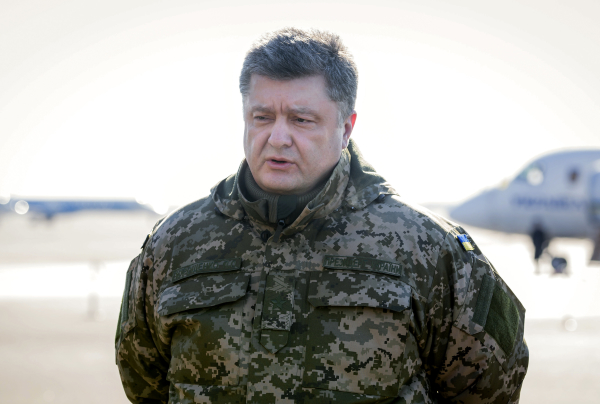 Порошенко внес в Верховную раду законодательный проект о реинтеграции Донбасса