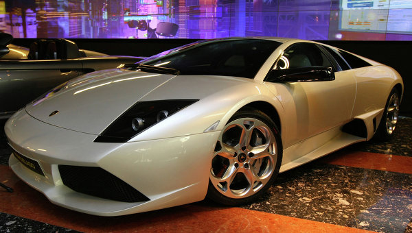 Порошенко объявил о невозможности производства Lamborghini и Порше без украинцев