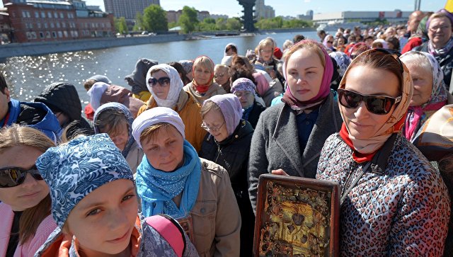 Не менее 65 тыс. человек поклонились мощам святителя Николая Чудотворца в столице РФ