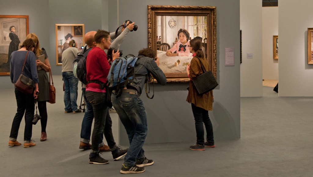 Выставка Валентина Серова в Третьяковской галерее. Фото с сайта Artguide.com. Выставка Валентина Серова в Третьяковской галерее. Фото с сайта Artguide.com.