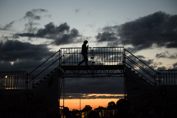 За сценой НАШЕСТВИЯ.jpg За сценой НАШЕСТВИЯ.jpg