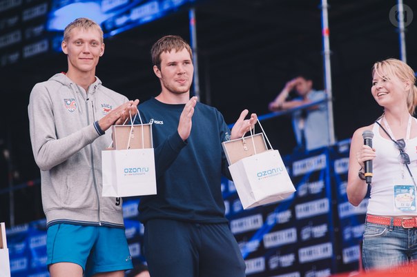 Пляжные волейболисты.jpg Пляжные волейболисты.jpg