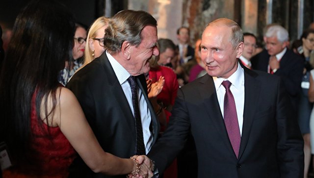 СМИ сообщили о приглашении Путина на свадьбу Герхарда Шрёдера СМИ сообщили о приглашении Путина на свадьбу Герхарда Шрёдера